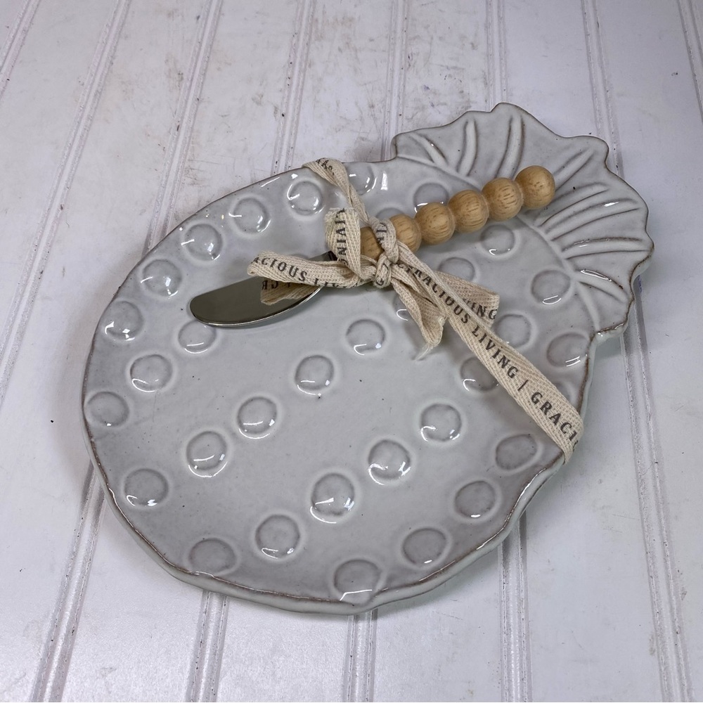 SoHa Living White Ceramic pineapple cheese plate and knife